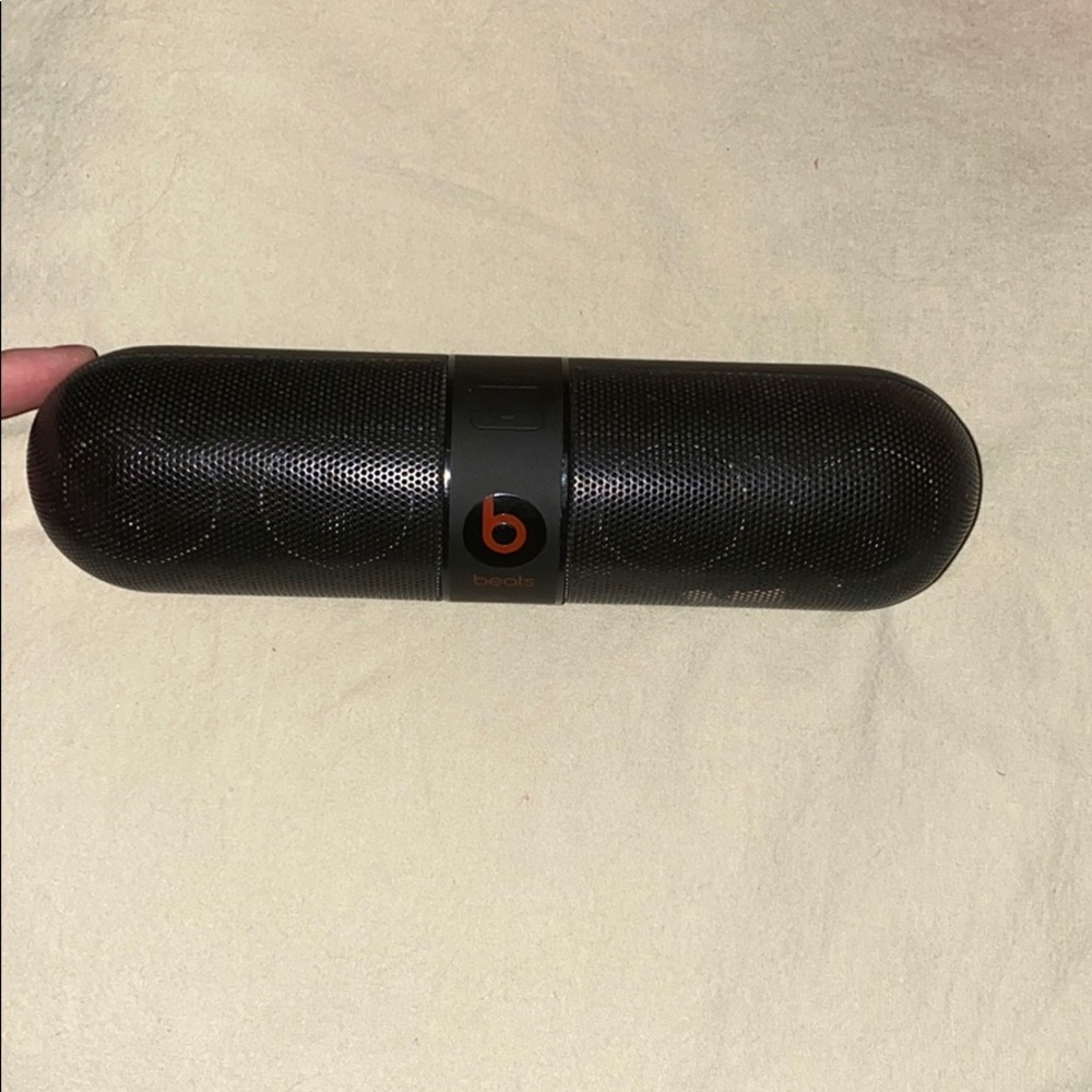 Beats pill perfect condition